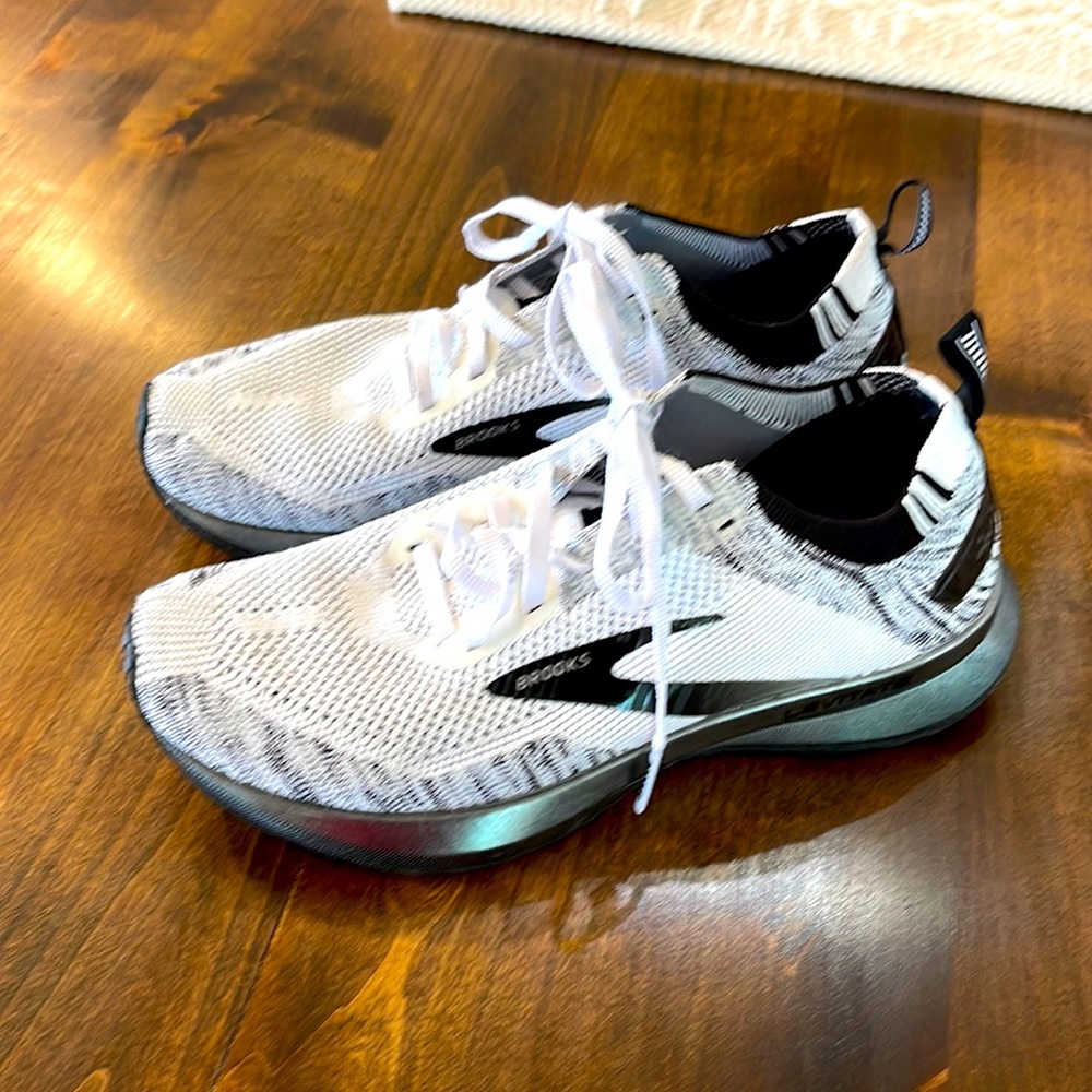 Women’s Brooks Levitate 4
